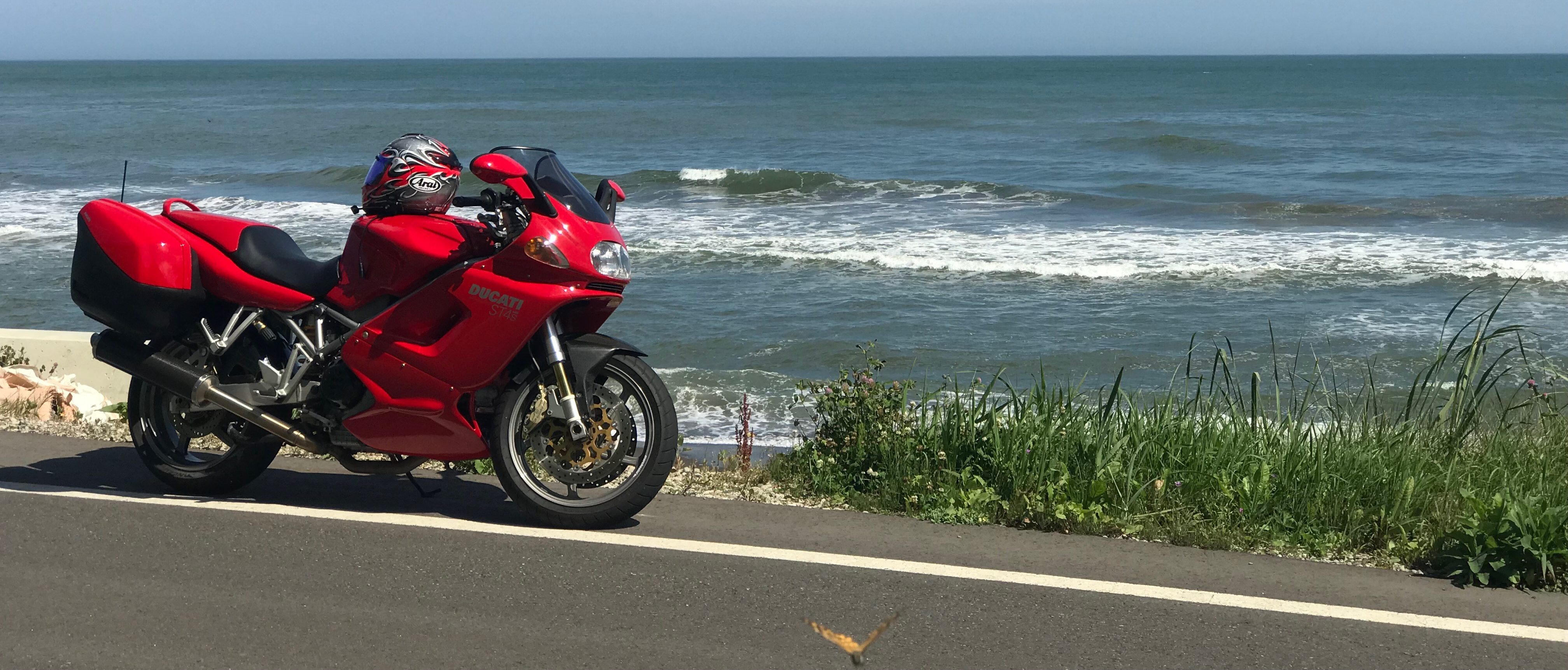 Ducati ST4s ABS 15年経ちますが色あせません。なにせ乗ってない